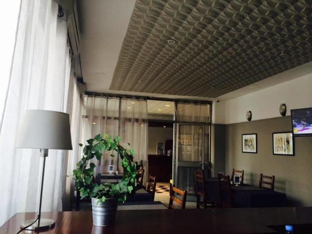 Hotel Baraka ดาการ์ ภายนอก รูปภาพ